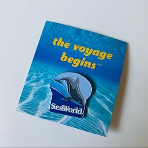 NEW Sea World Pin
